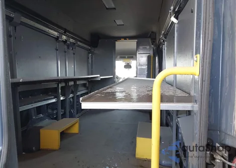 2019 Ford Transit-250 z USA, uszkodzony, nr VIN 1FTYR3XM4KKB78505